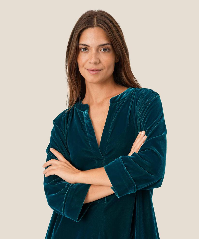 Nokolo Klänning, Reflect Pond