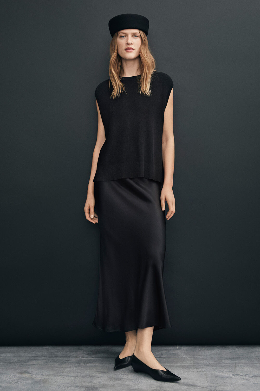 Fabel topp - Black, Riondra Ull Hatt - Black, Solviera kjol - Black