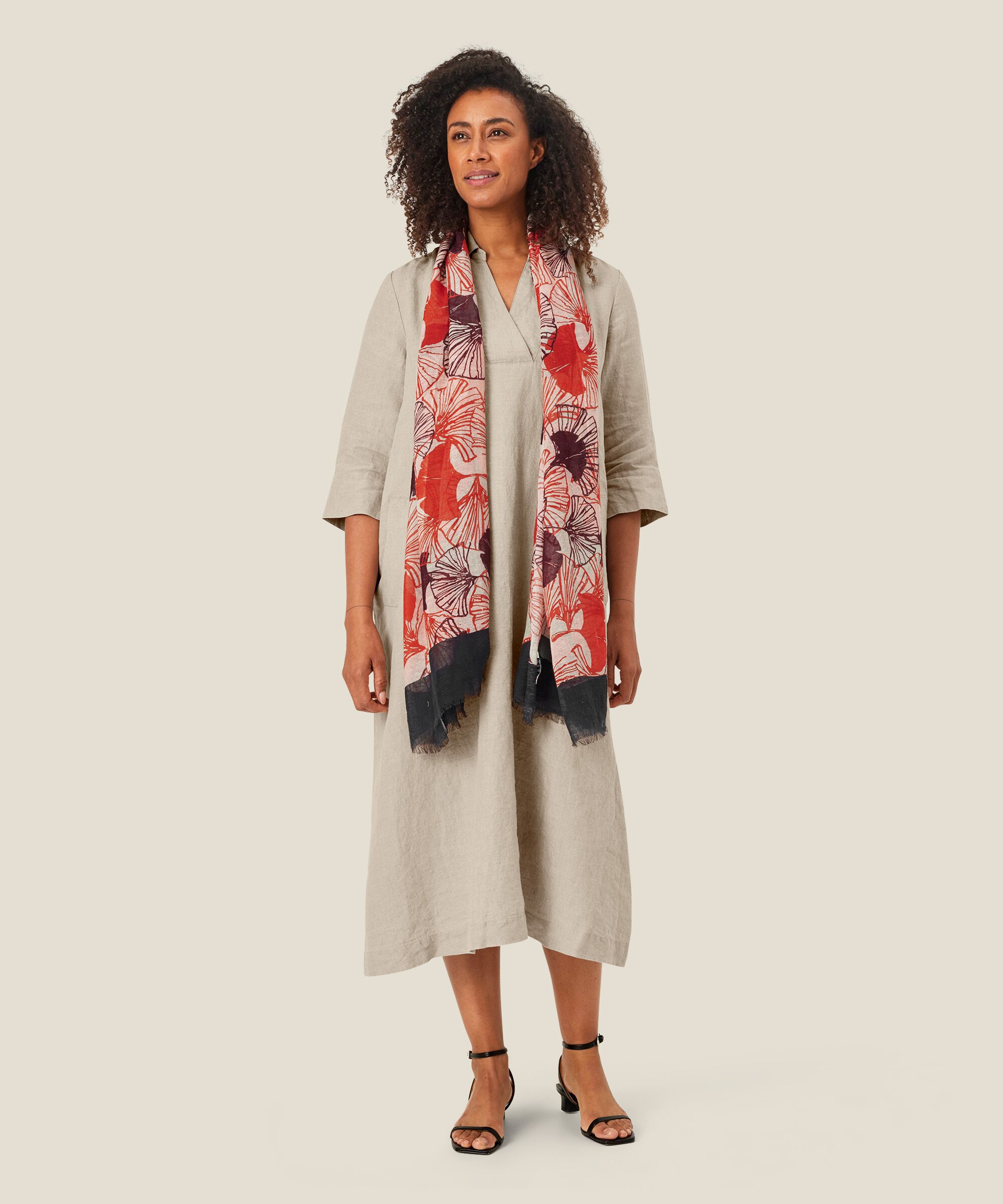 Adelelia Scarf, Poinciana