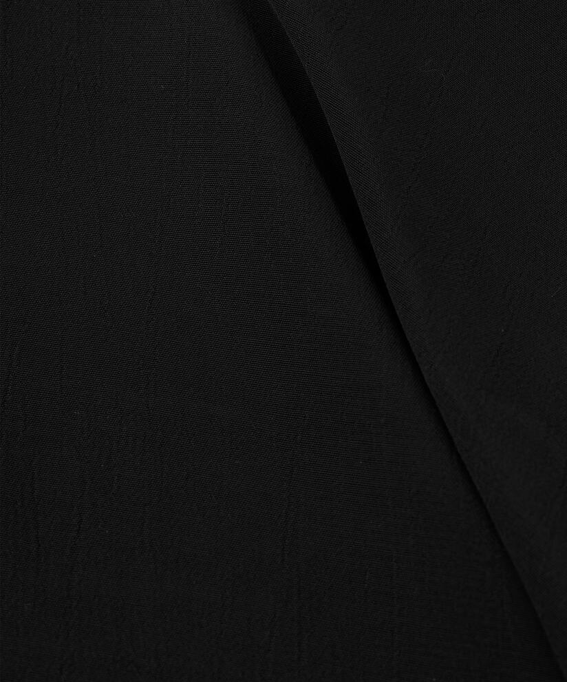 Kata Blus, Black