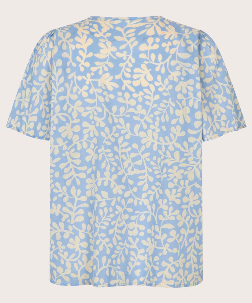 Delphia Blus, Della Blue