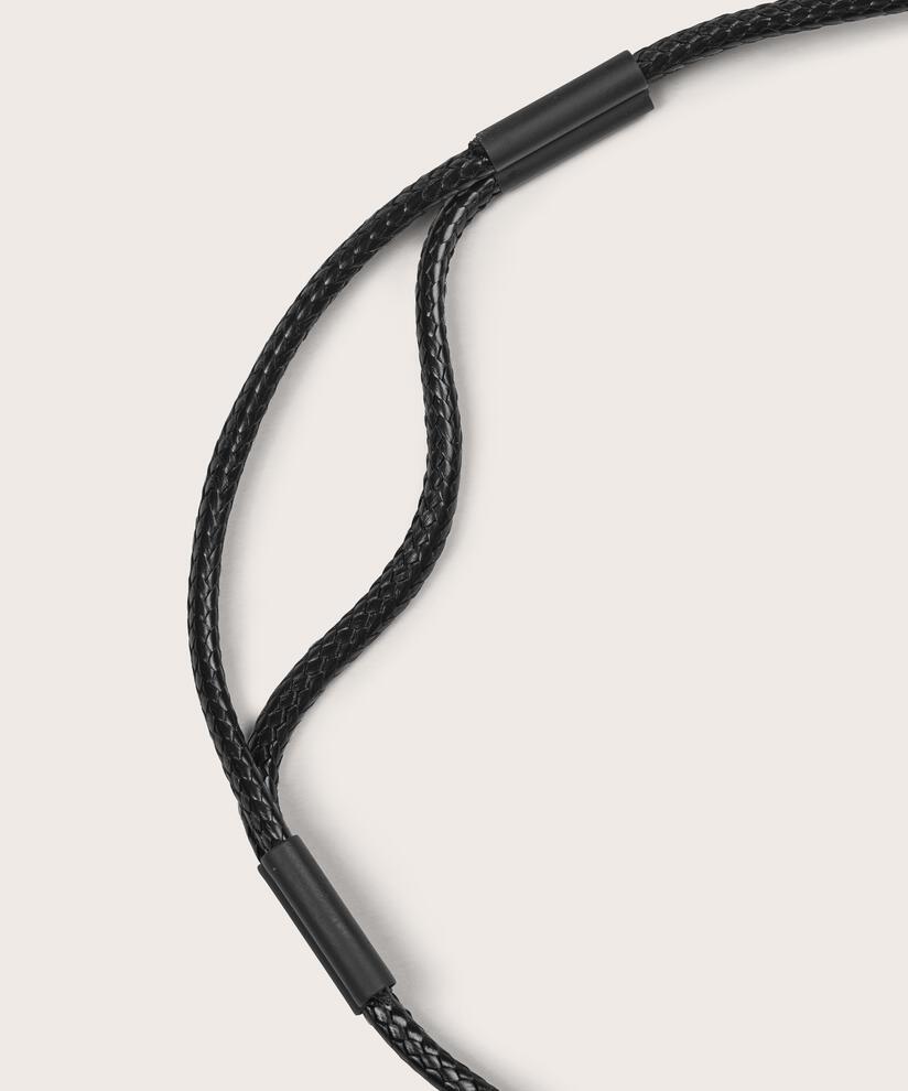 Ravna Halsband, Reflect Pond