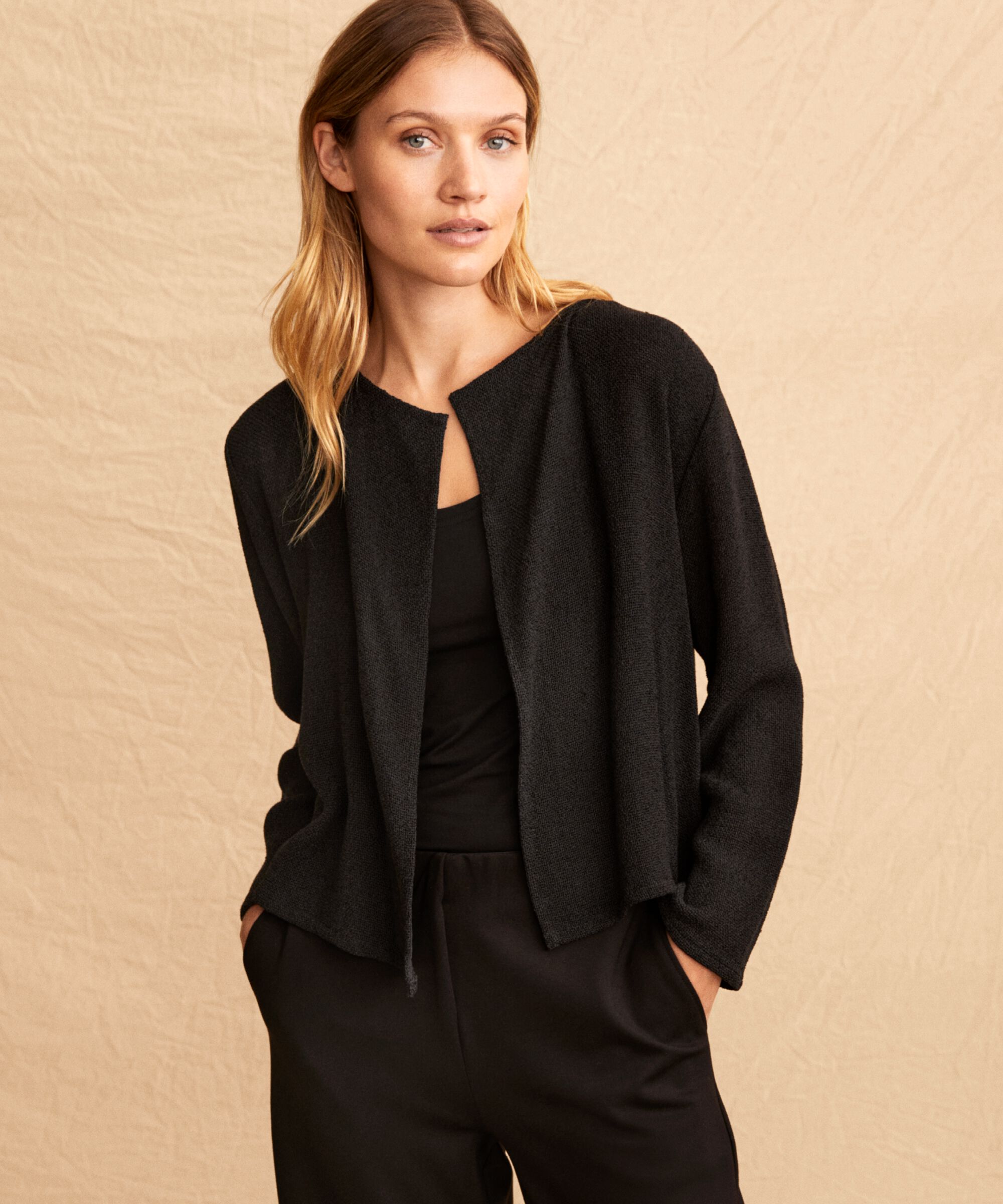 Julitta Jacka, Black