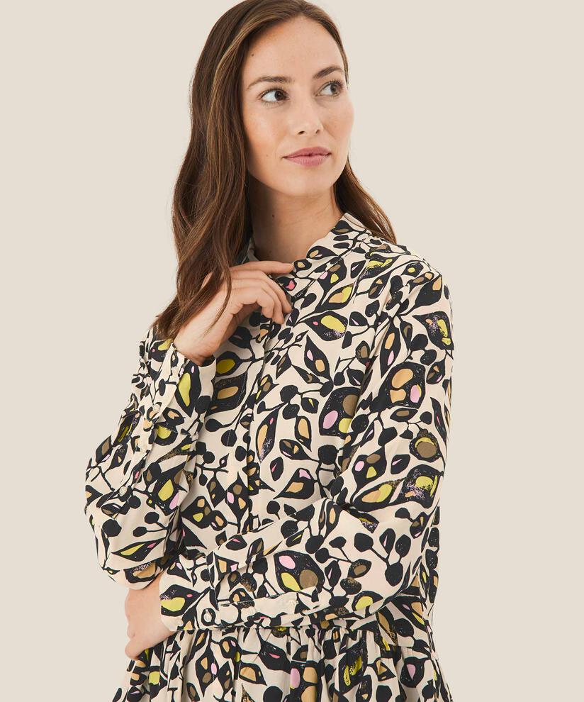 Idana Skjorta, Capers