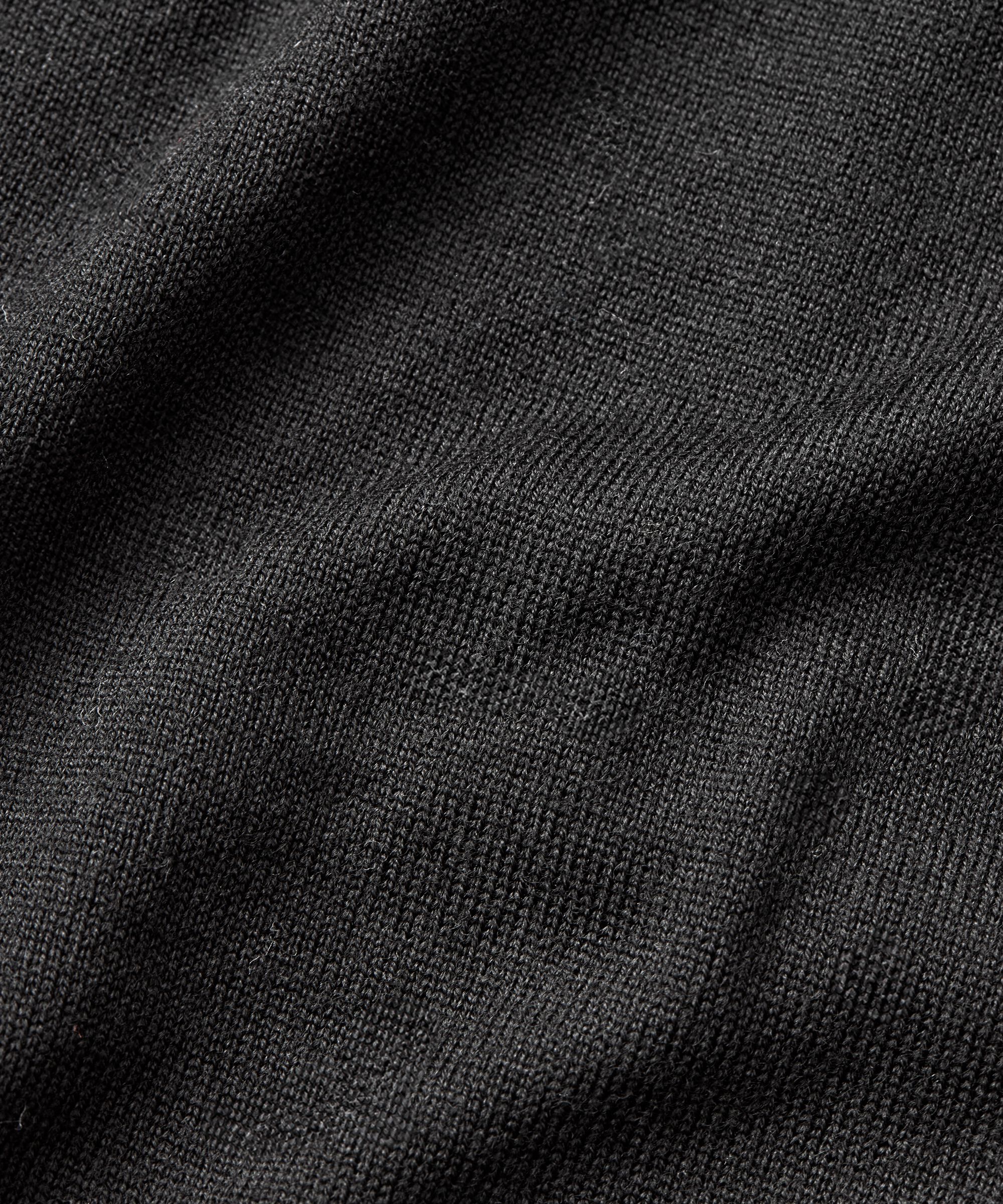 Florice Topp, Black