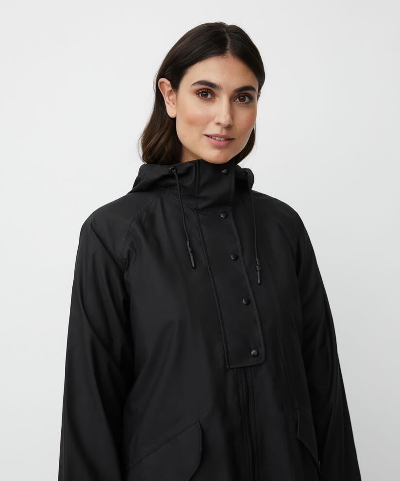 Theia Regnkappa, Black