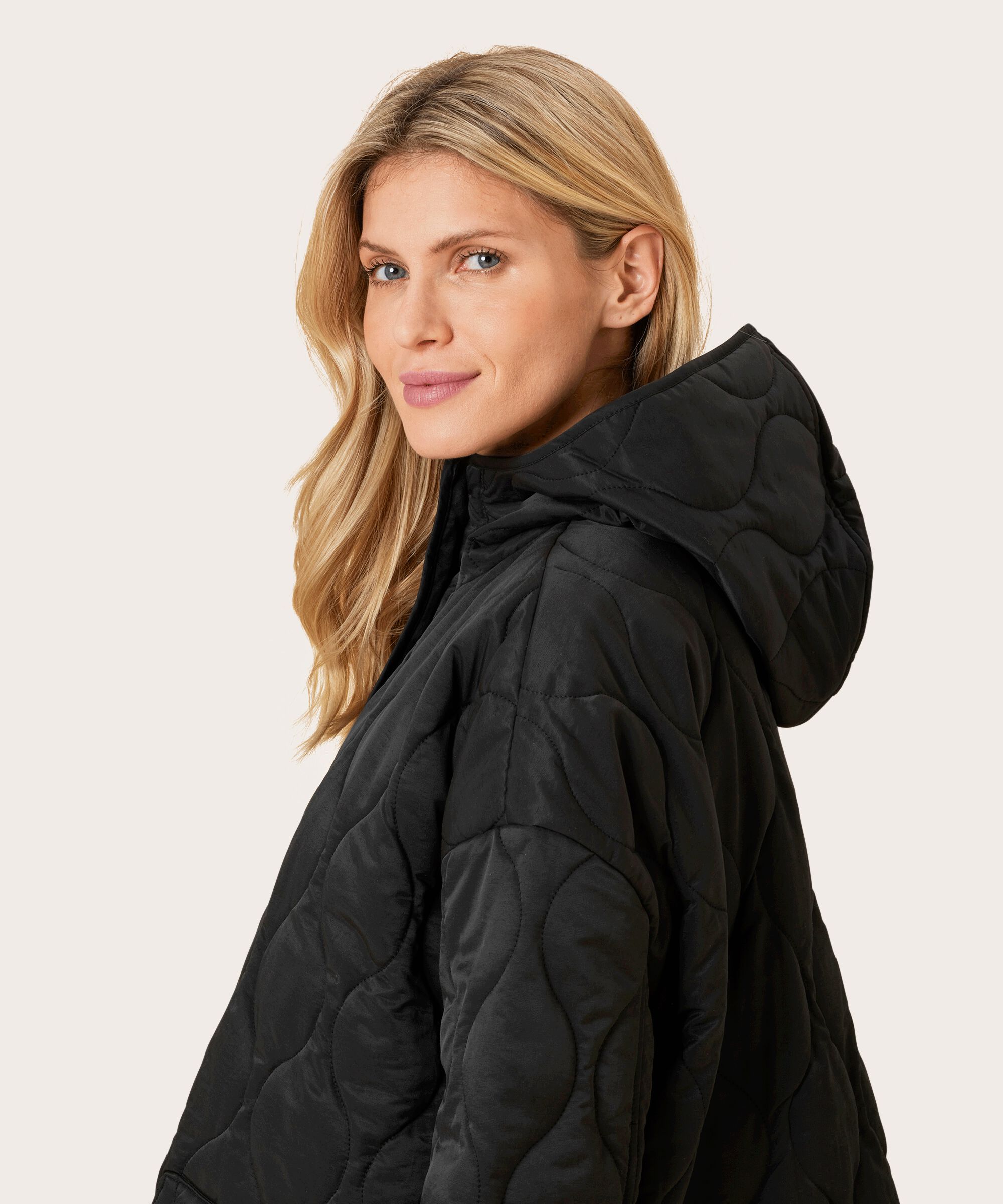 Tehila Kappa, Black