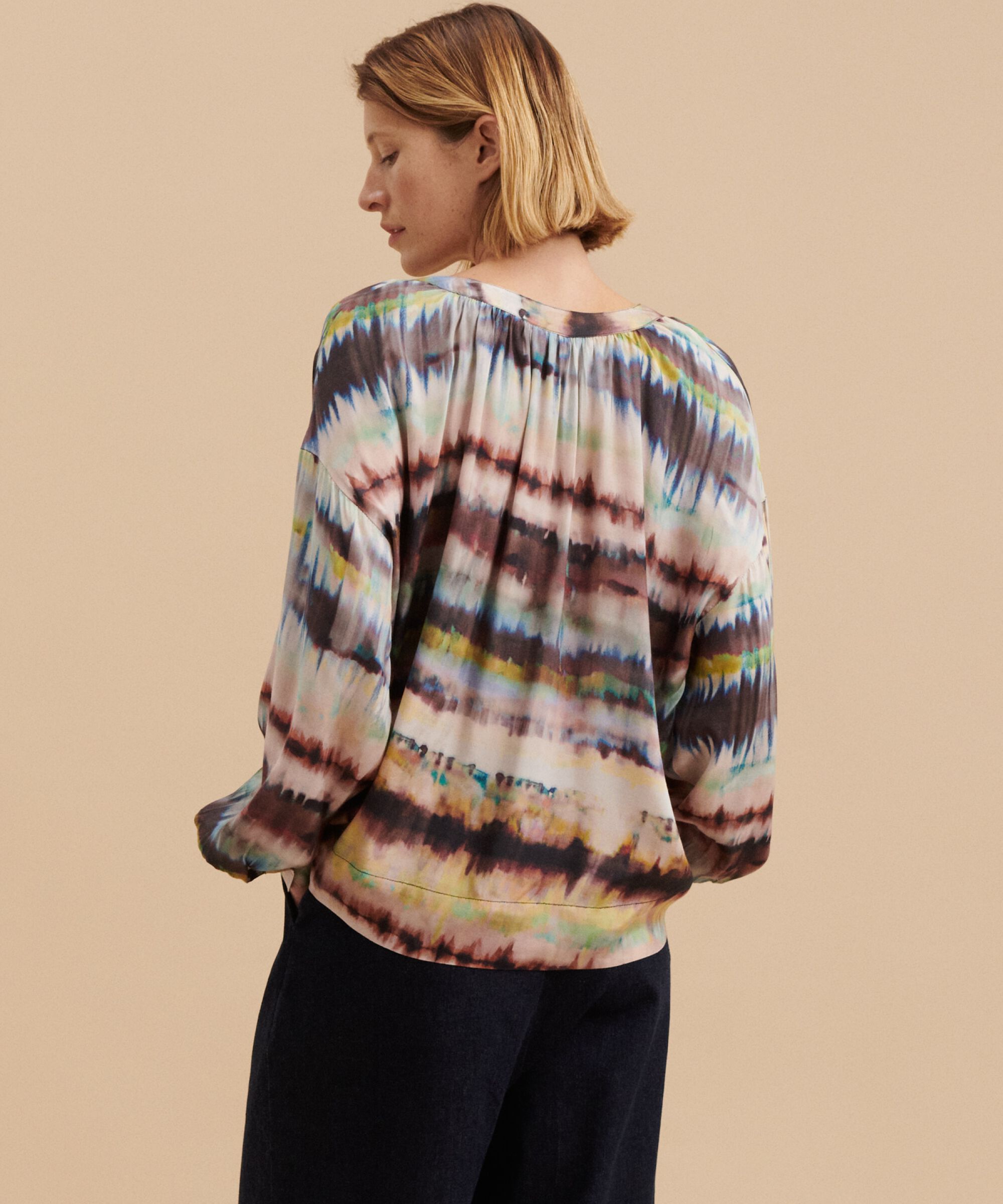 Dolma Blus, Misty Rose