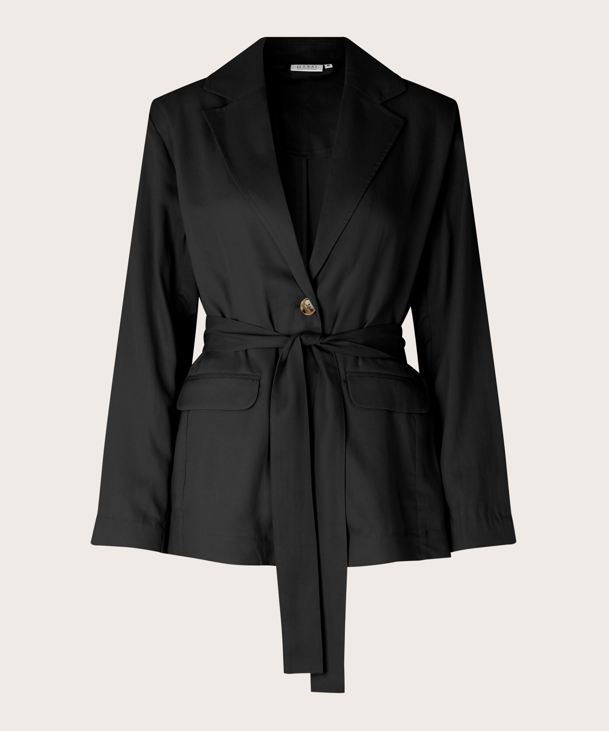 Jolinas Jacka, Black