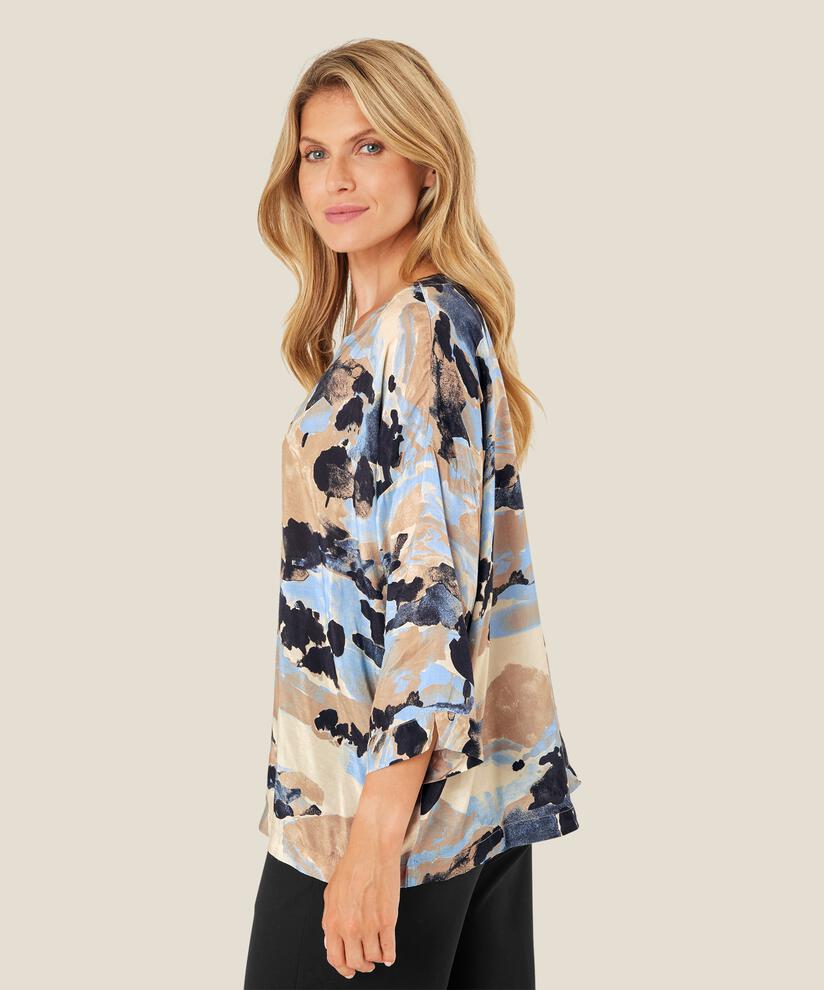 Becca Blus, Steel Grey
