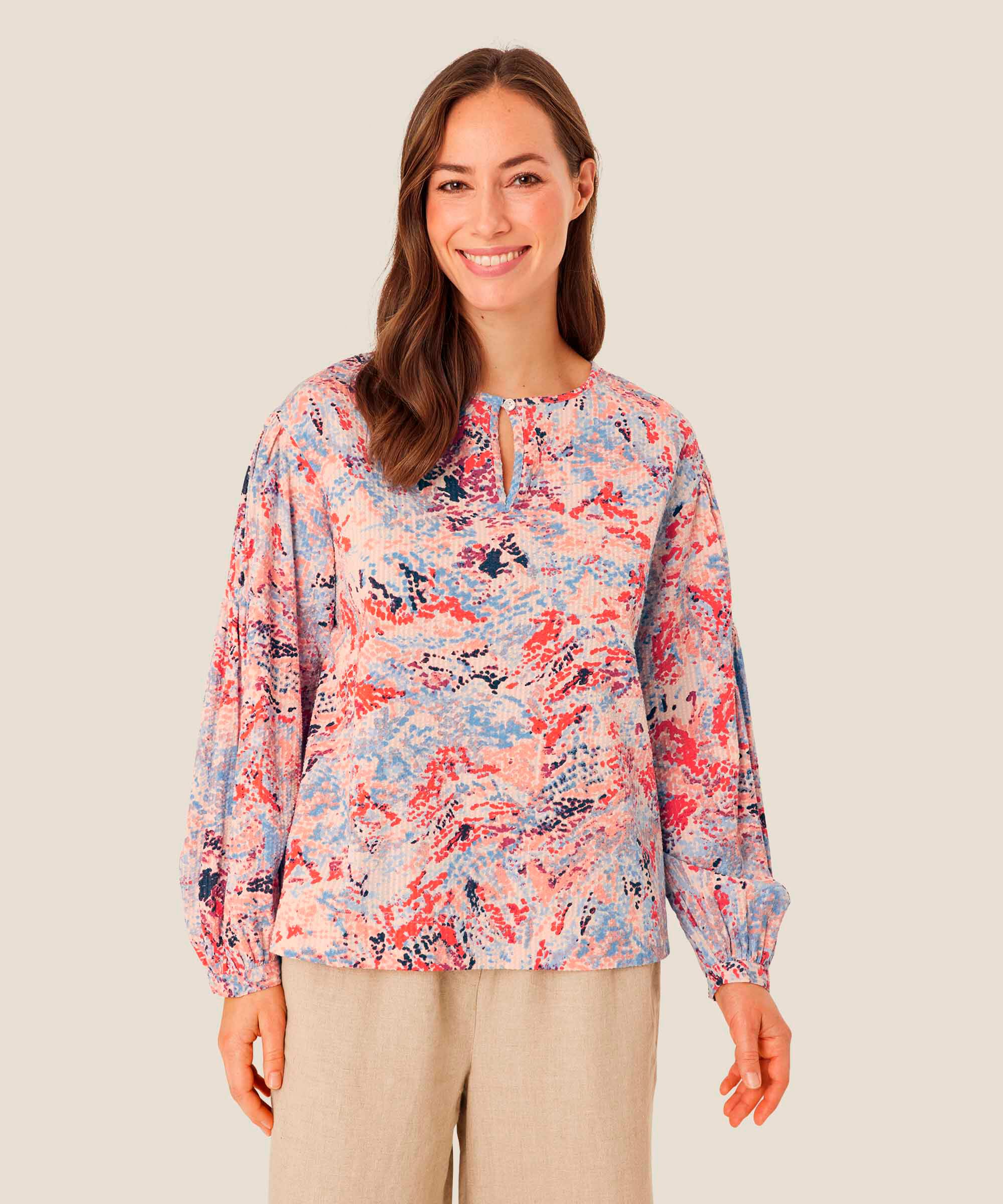 Danette Blus, Orange com