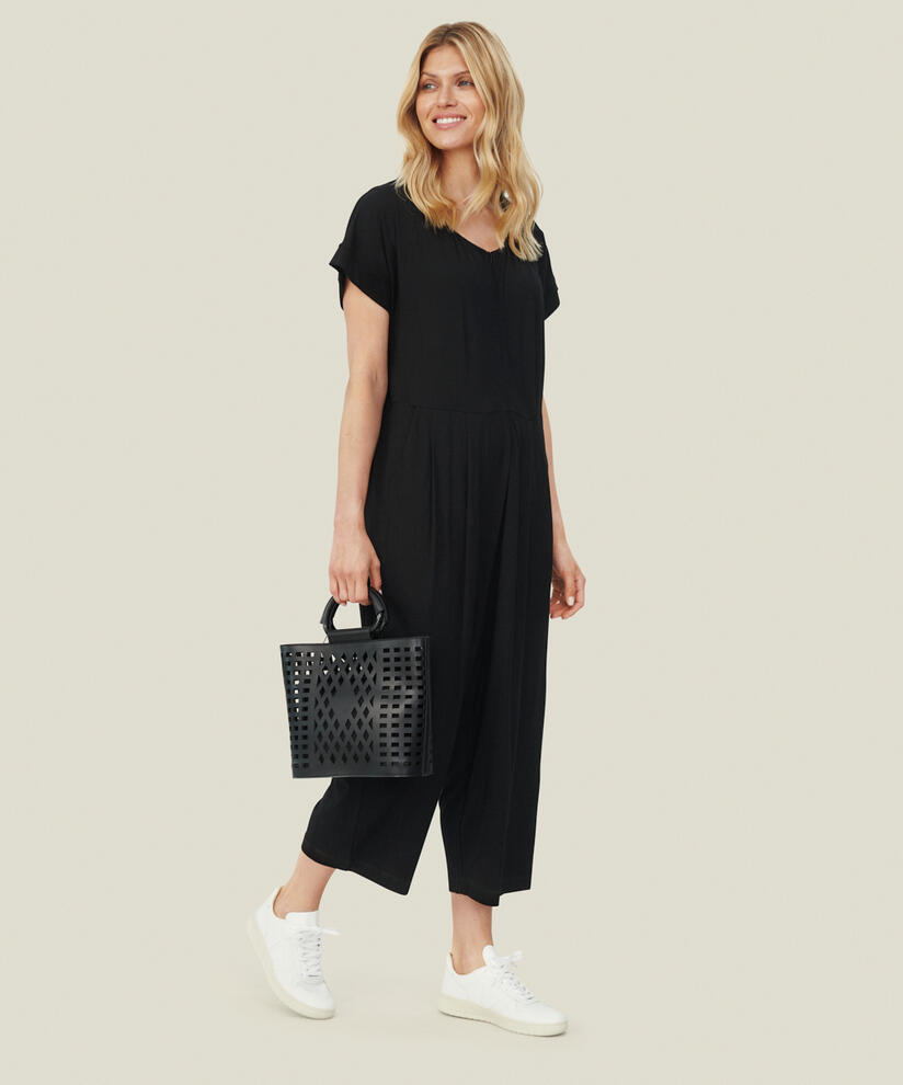 REVA TASKE, Black
