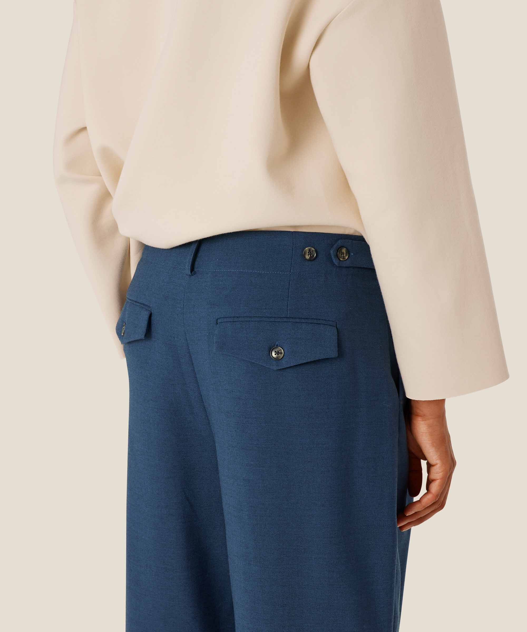 Philadelphia Byxor, Moonlit Ocean