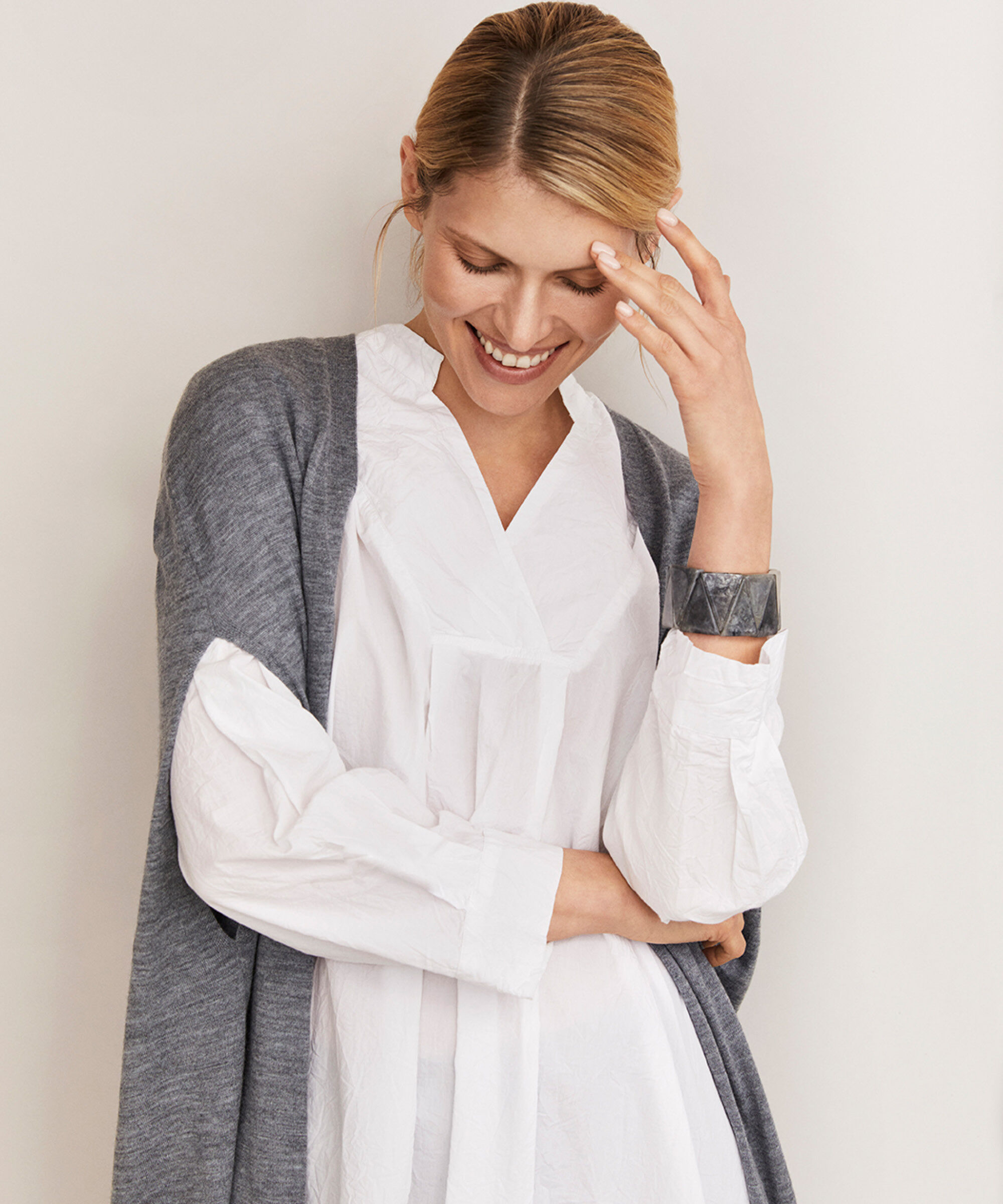 LILLYE KOFTA, M. Grey mel.