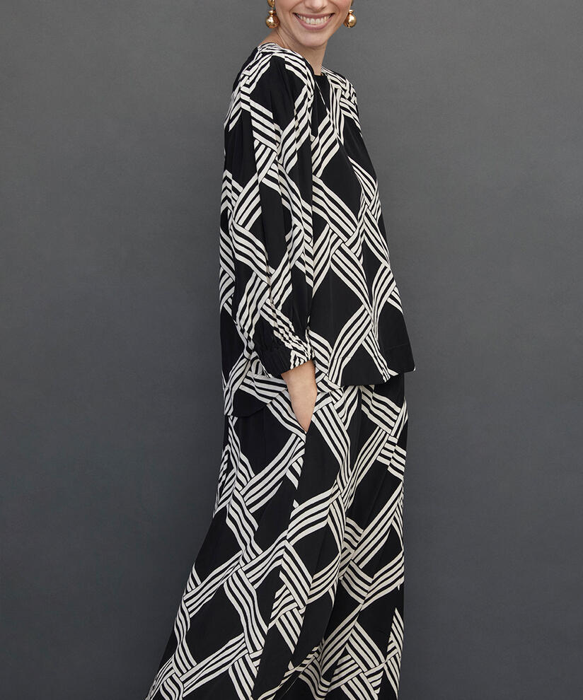 PAMEL BYXOR, Black
