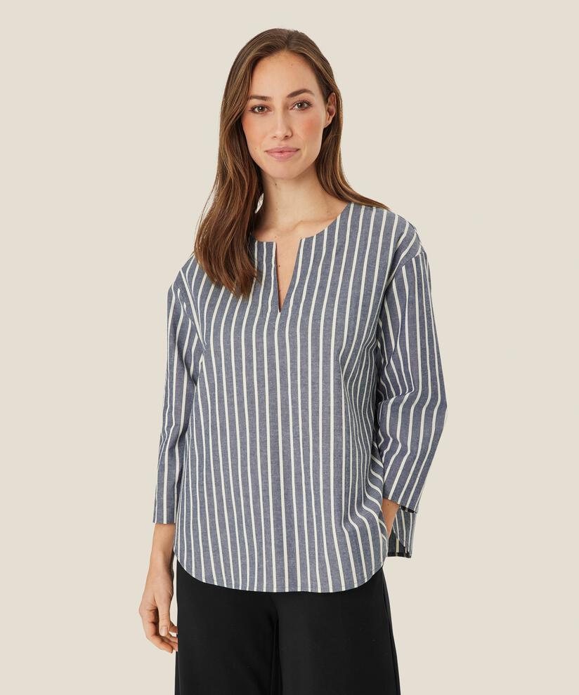Dervla Blus, Black