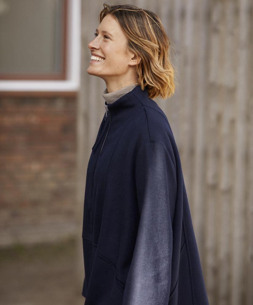 Thorvi Ullkappa, Navy Blazer