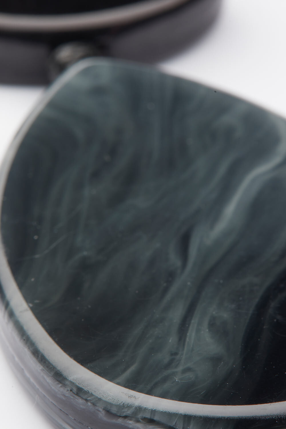 RENATA &Ouml;RH&Auml;NGEN, Black