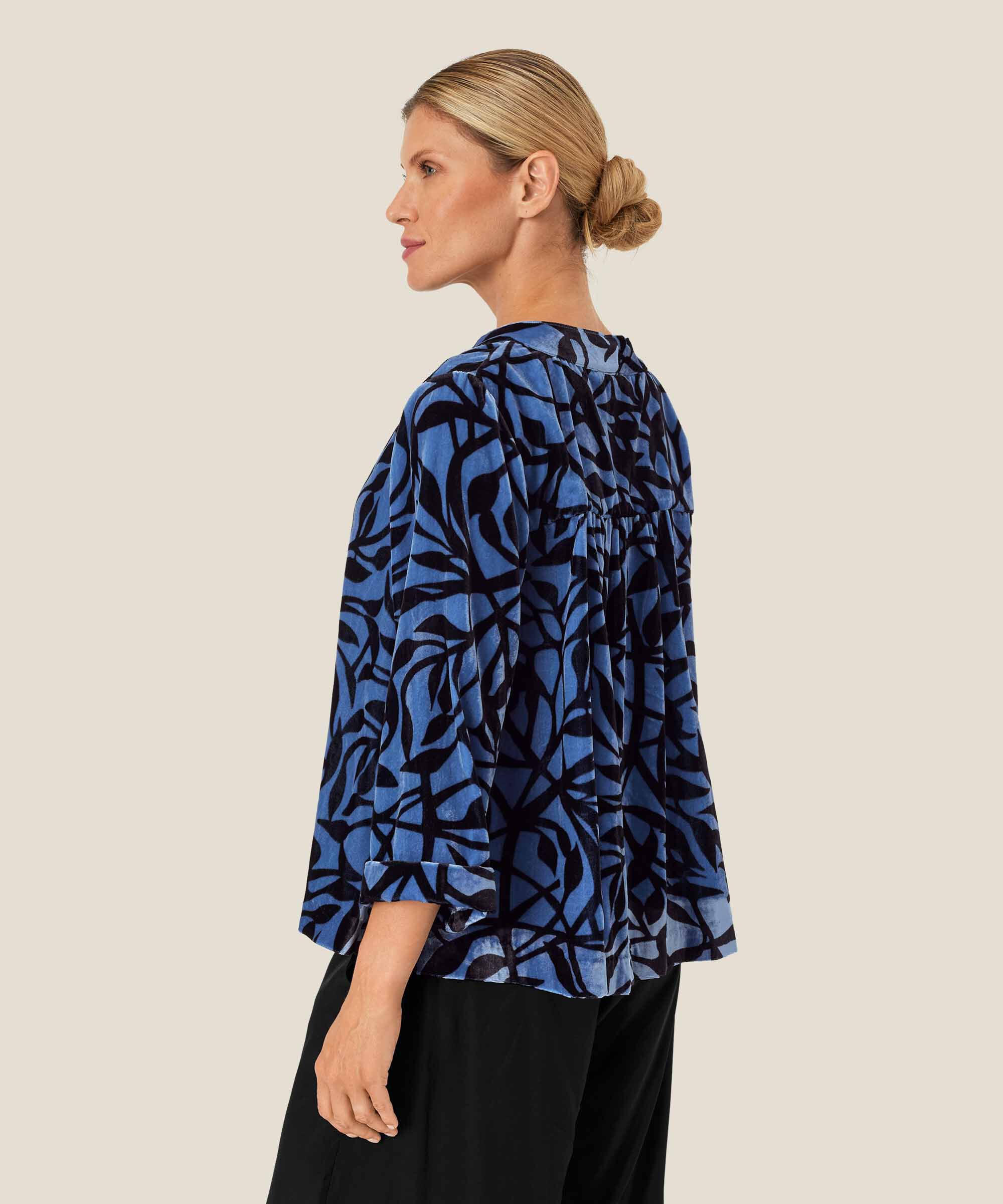 Bernadette Blus, Federal Blue