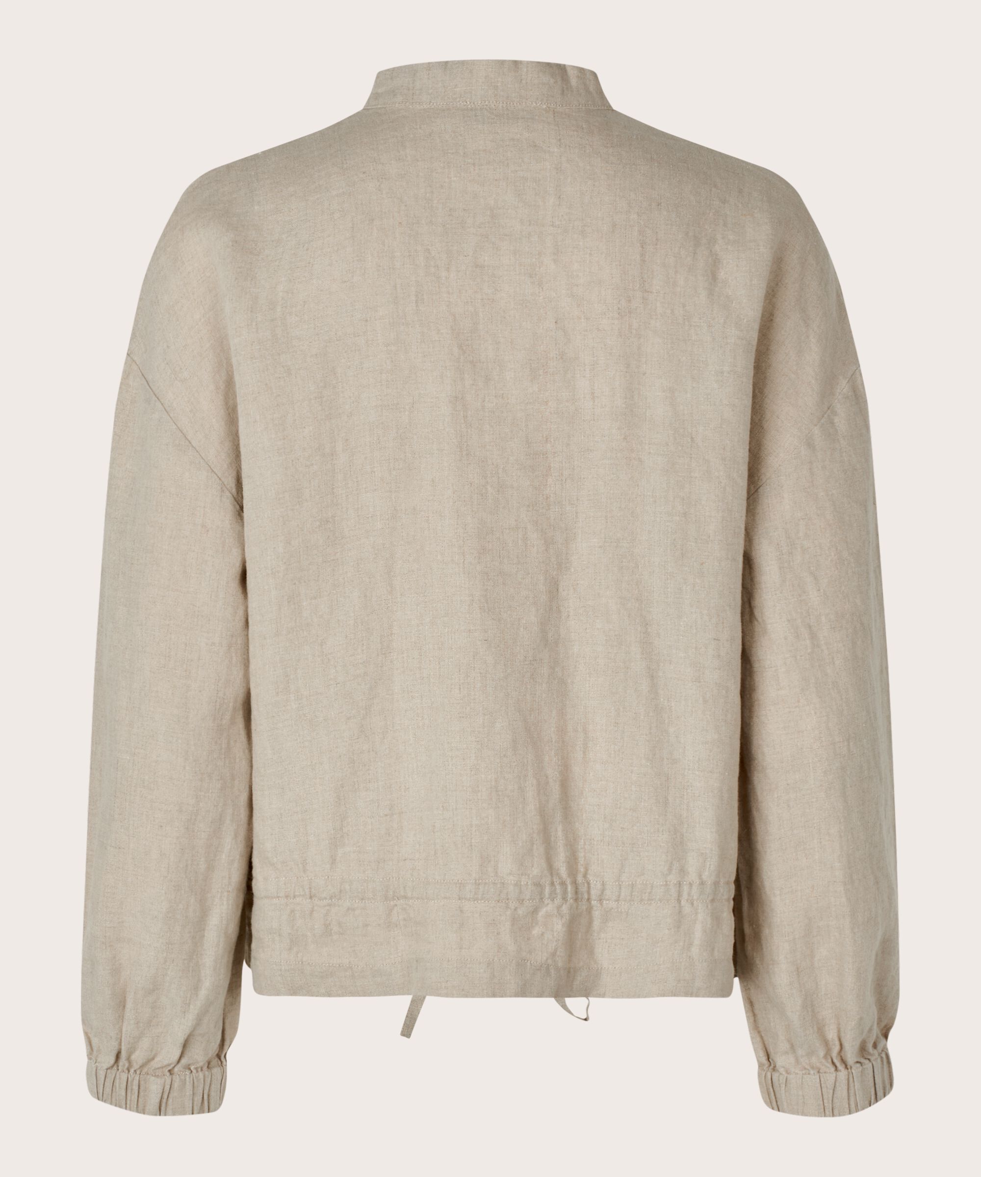 Junoa Jacka, Natural