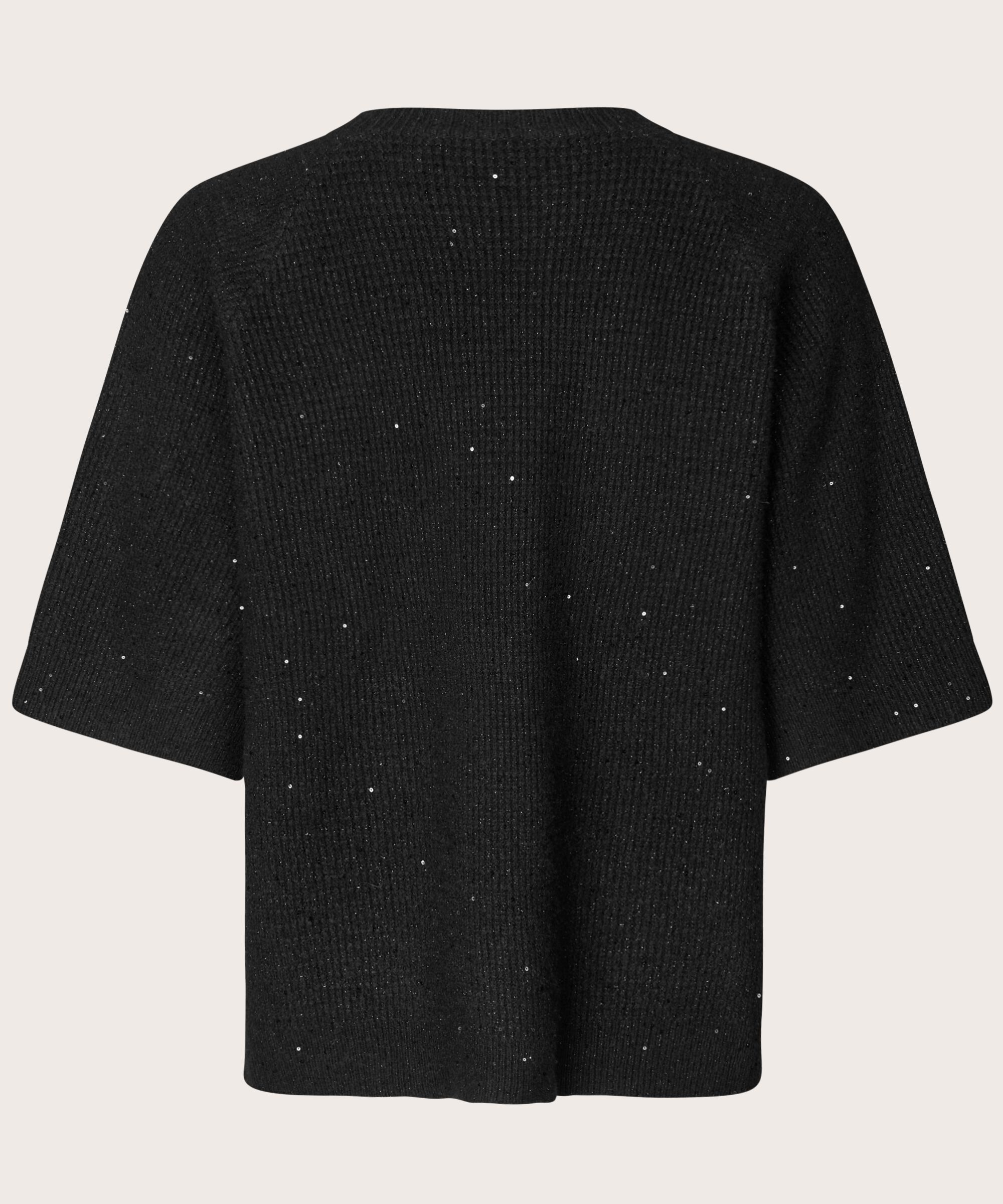 Farinna Topp, Black