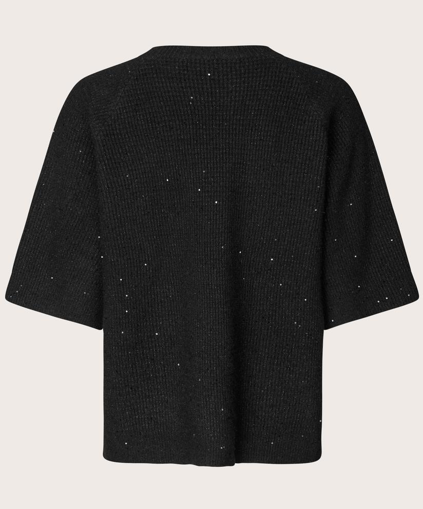 Farinna Topp, Black