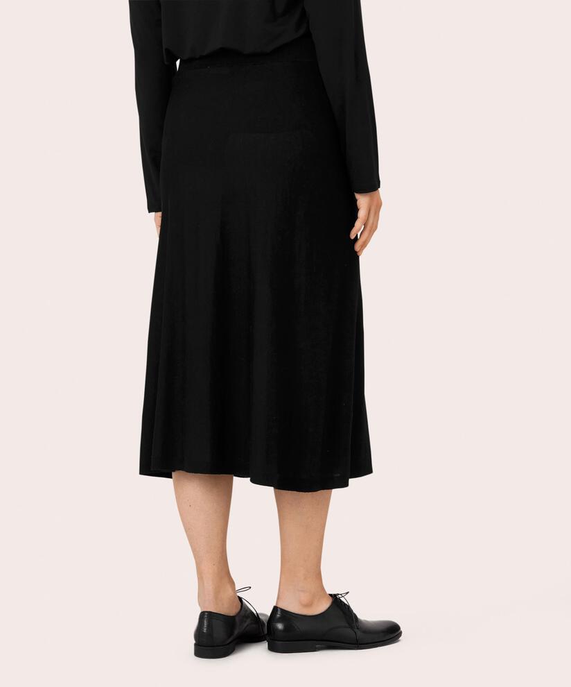 Stina Kjol, Black