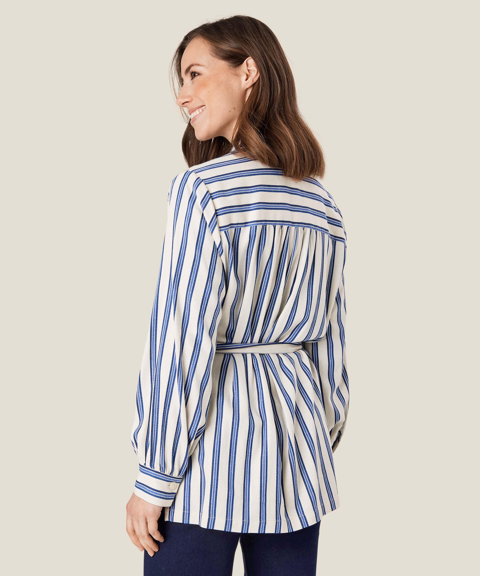 Ingelo Skjorta, Nebulas Blue