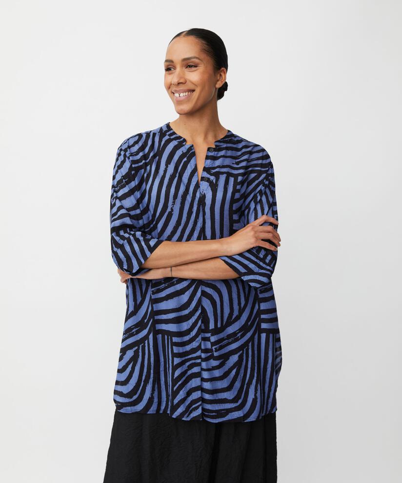 Geam Skjorta, Bijou Blue