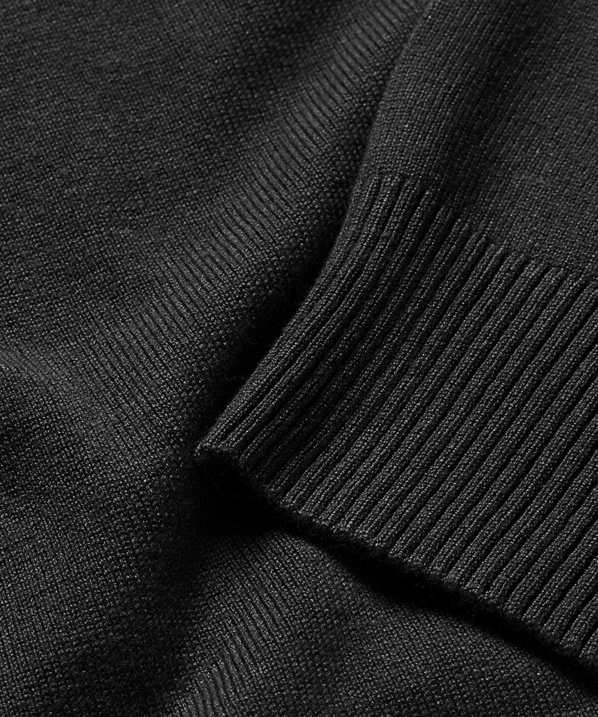 Fatina Topp, Black