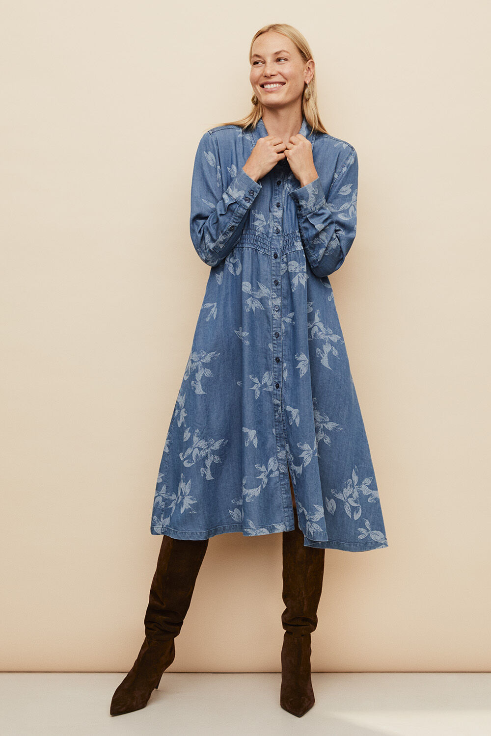 Norvinu Denim Kl&auml;nning - Blue Denim, Revlina &Ouml;hrh&auml;ngen - Beige