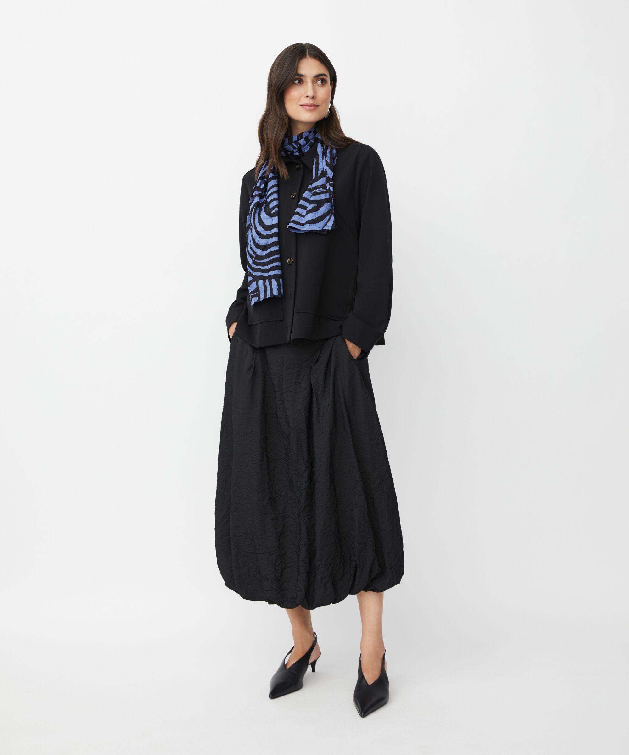 Saraid Kjol, Black