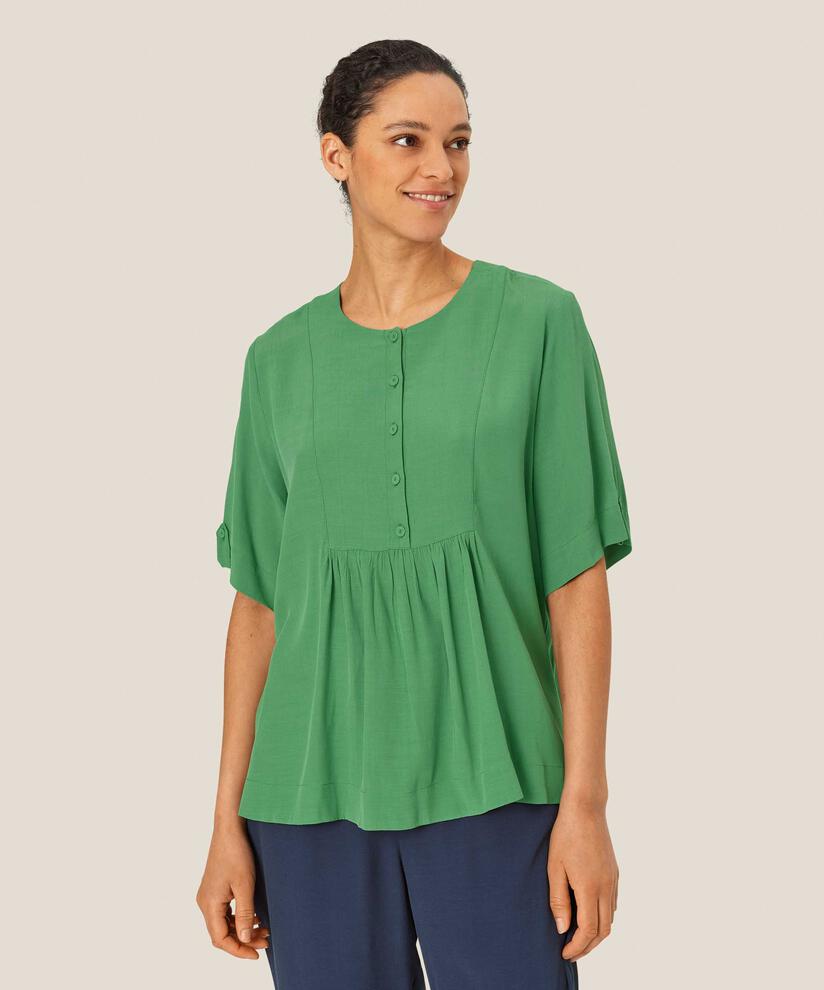 Daylan Blus, D. Grass Green