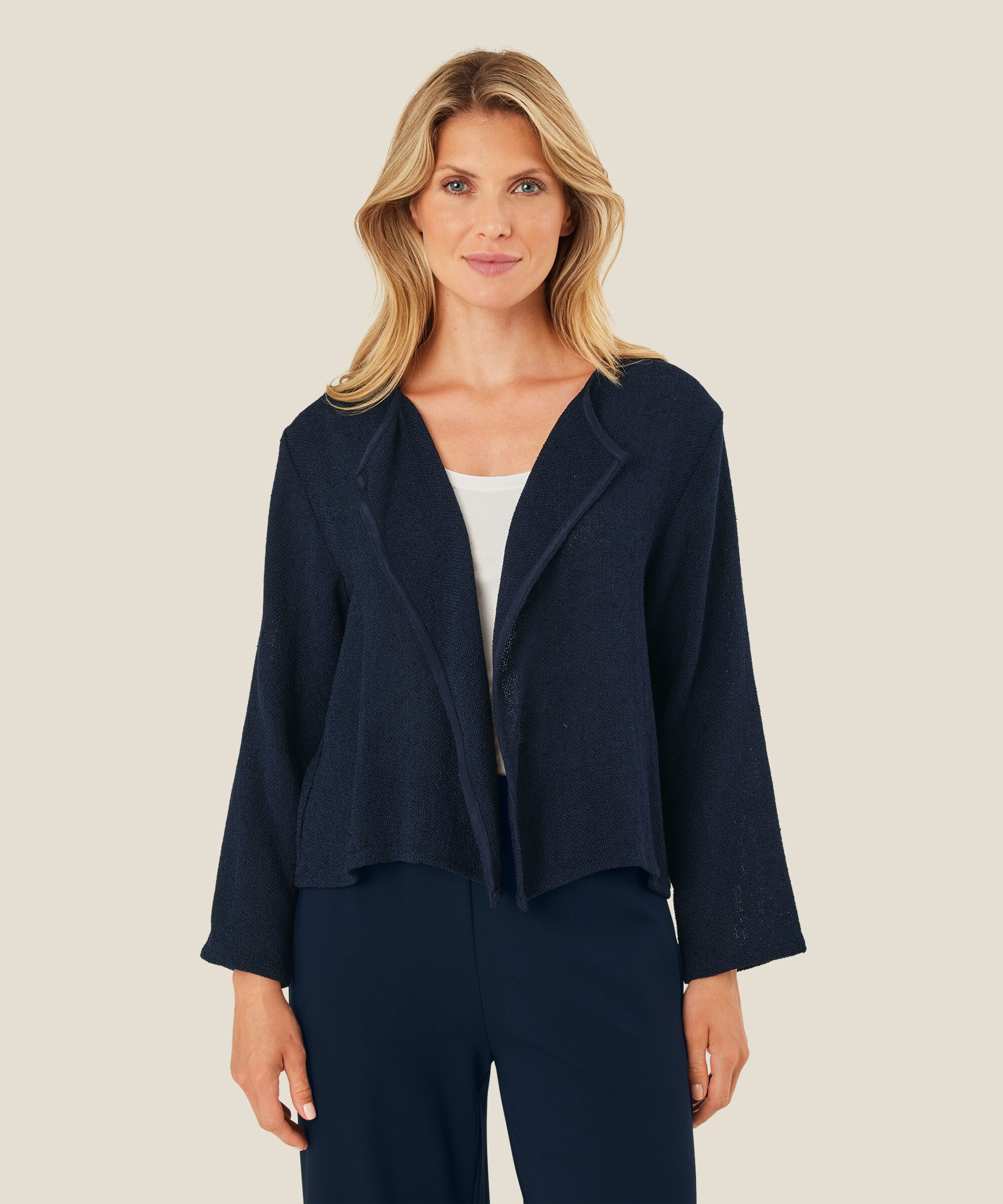 Julitta Jacka, Navy