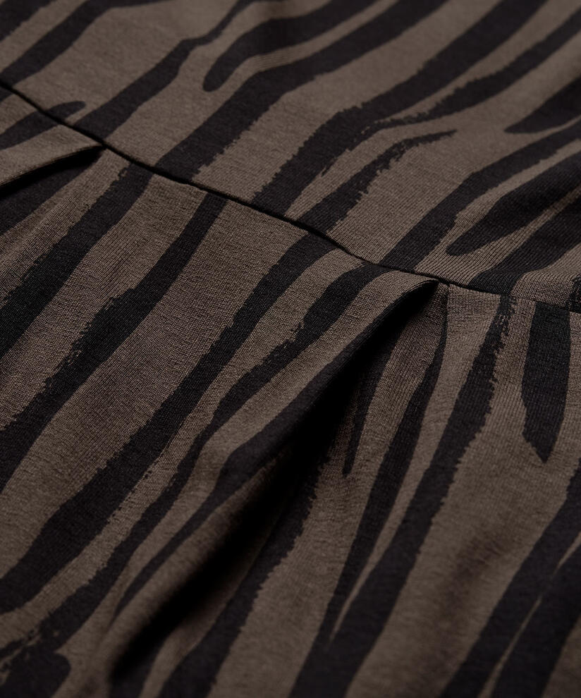 NIMA KLÄNNING, Chocolate