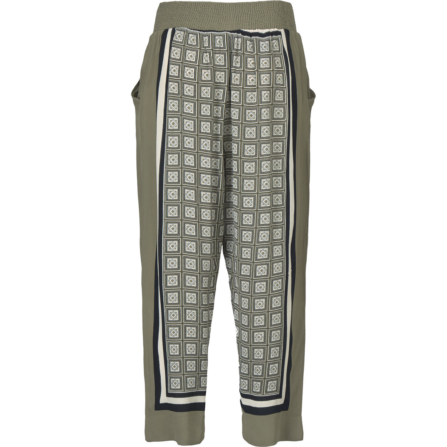 Petrina BYXOR, Olive