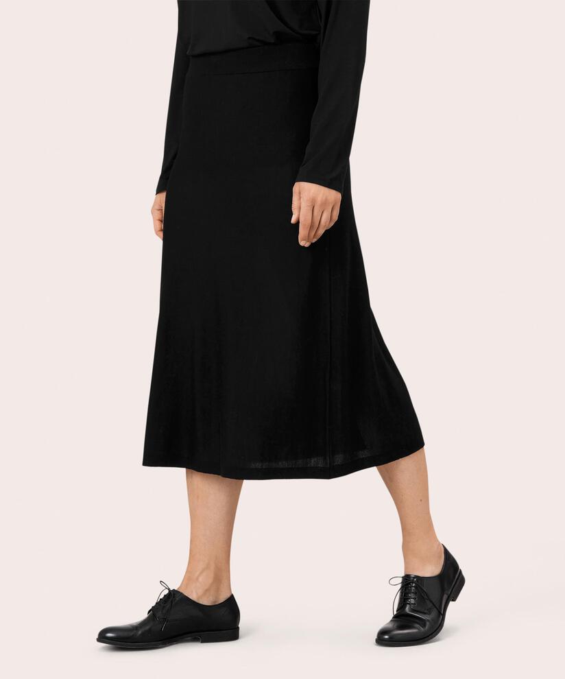 Stina Kjol, Black