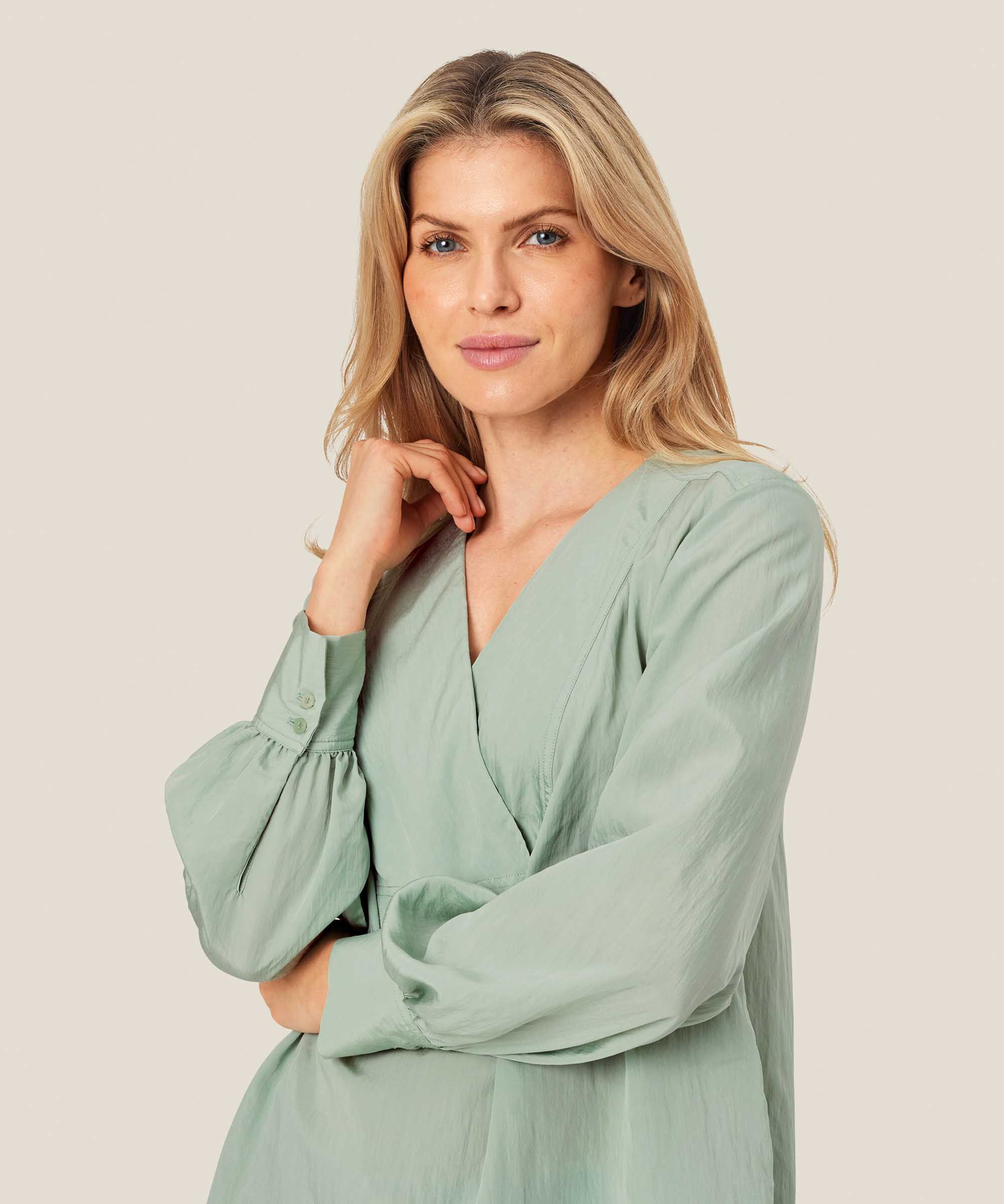 Dianthe Topp, Frosty Green