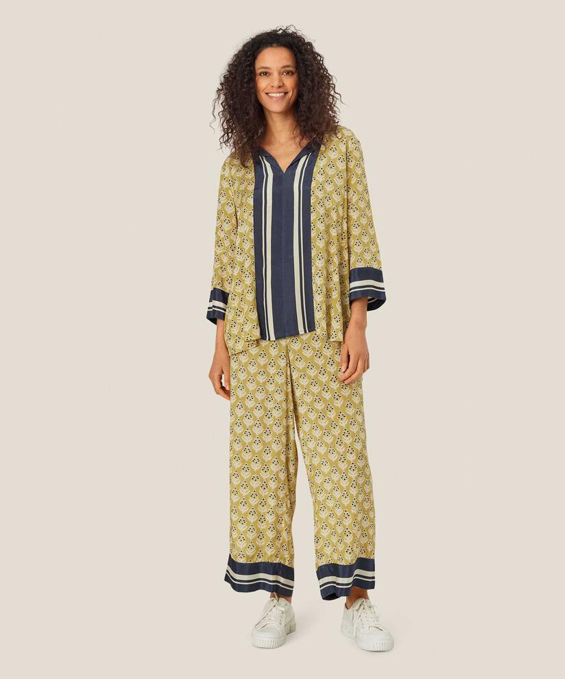 Byrana Blus, Burnish Gold