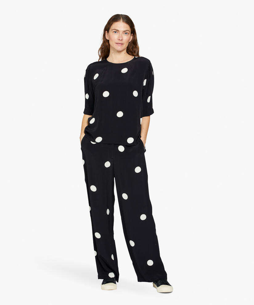DEVIN TOPP, Black