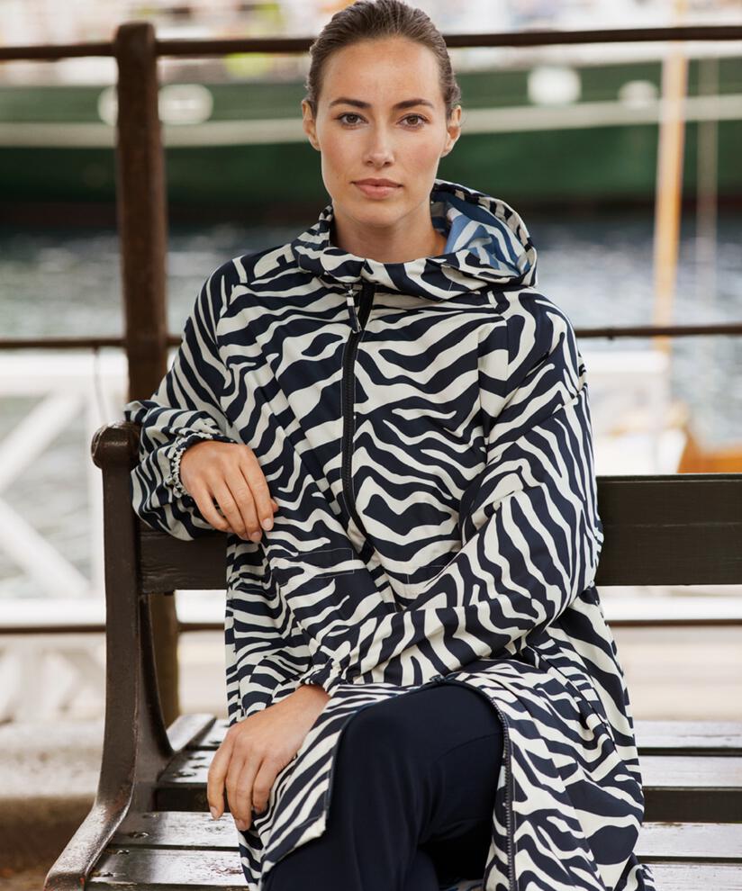 Trina Regnkappa , Black