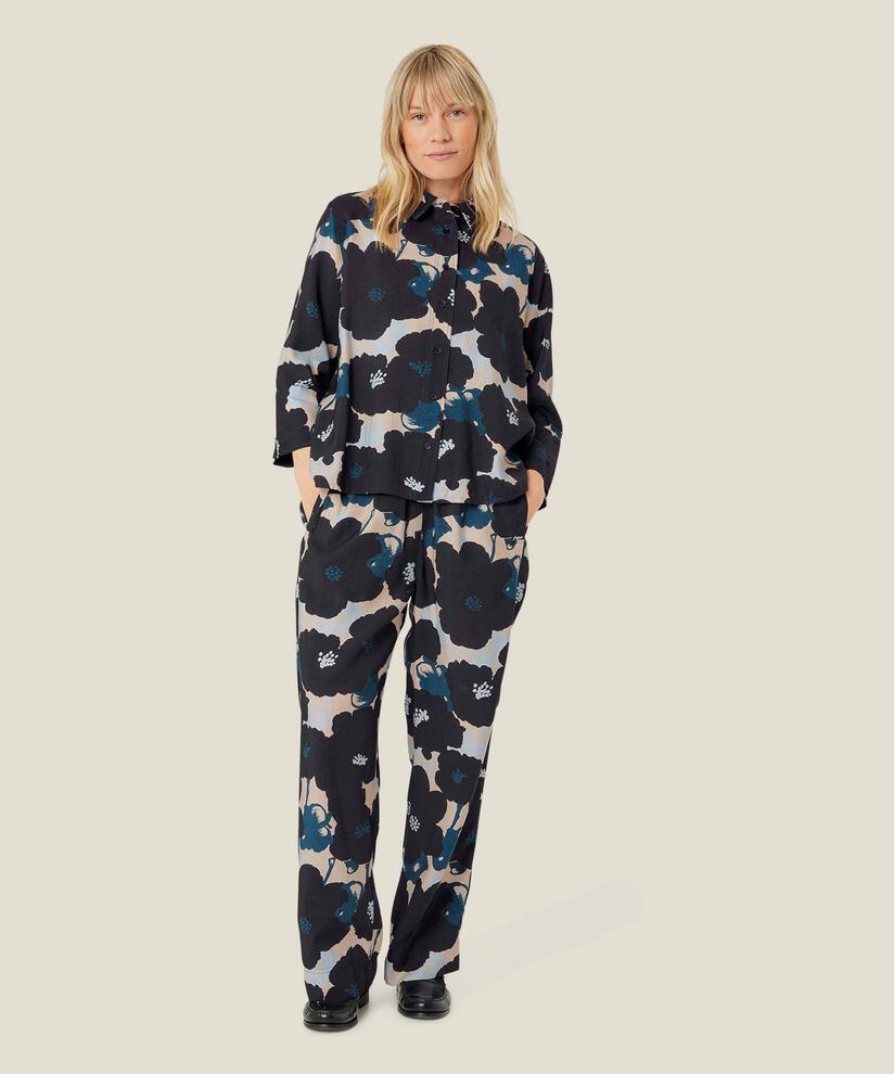 Ilonka Skjorta, Moonlit Ocean