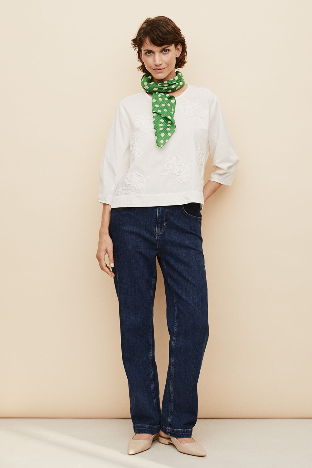 Amivra Scarf - Mint Green, Drenithra Topp - Jet Stream, Pomla Jeans - Medium Denim