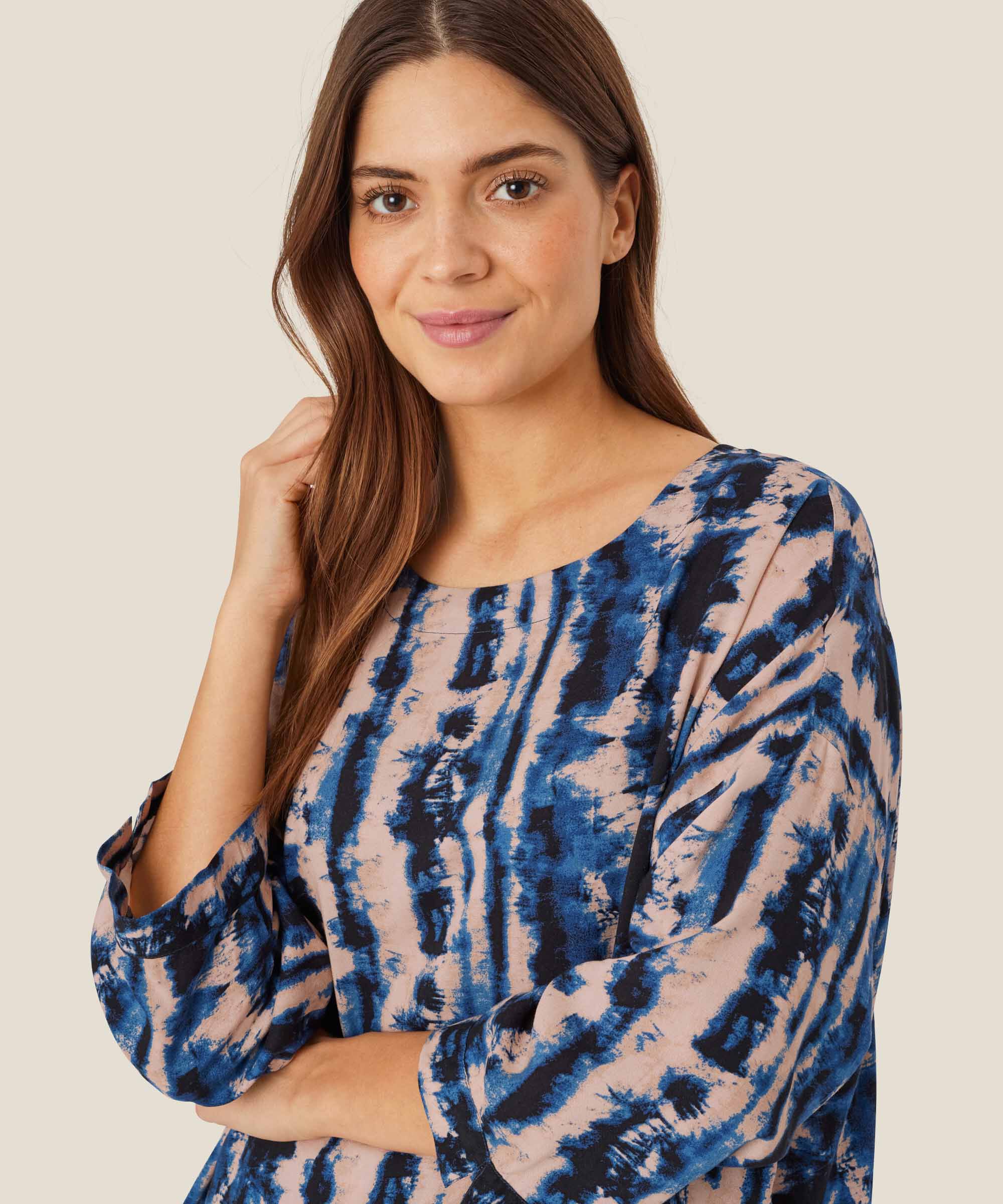 Becca Blus, Navy Peony