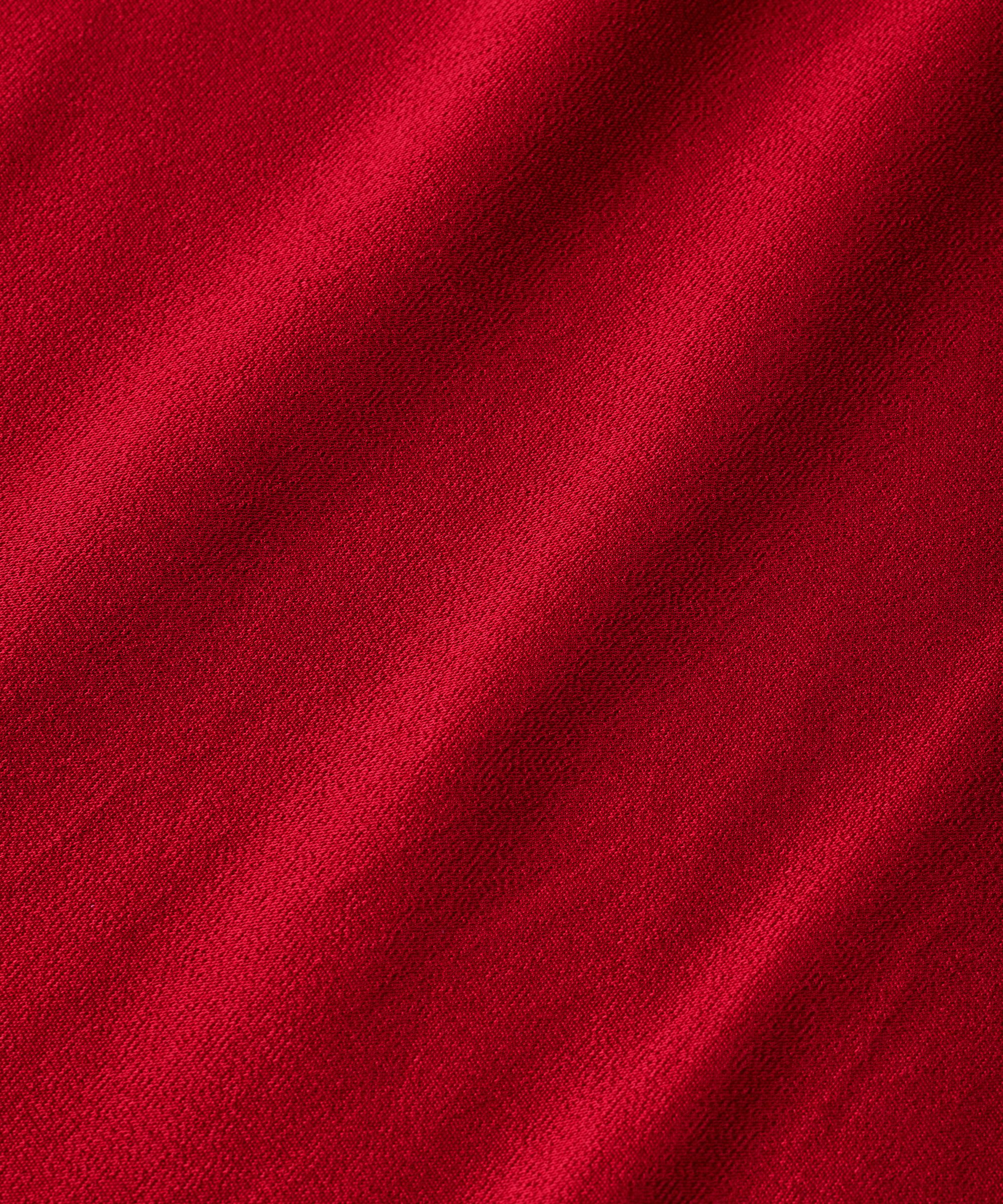 Sybil Kjol, Red Dahlia