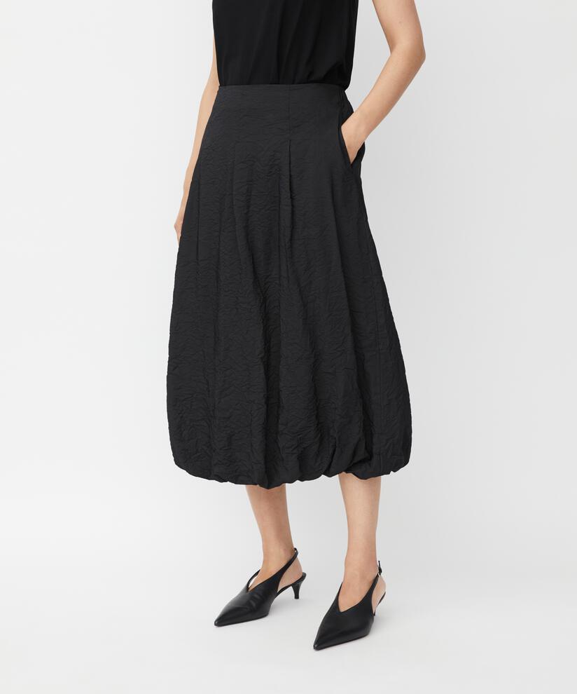 Saraid Kjol, Black