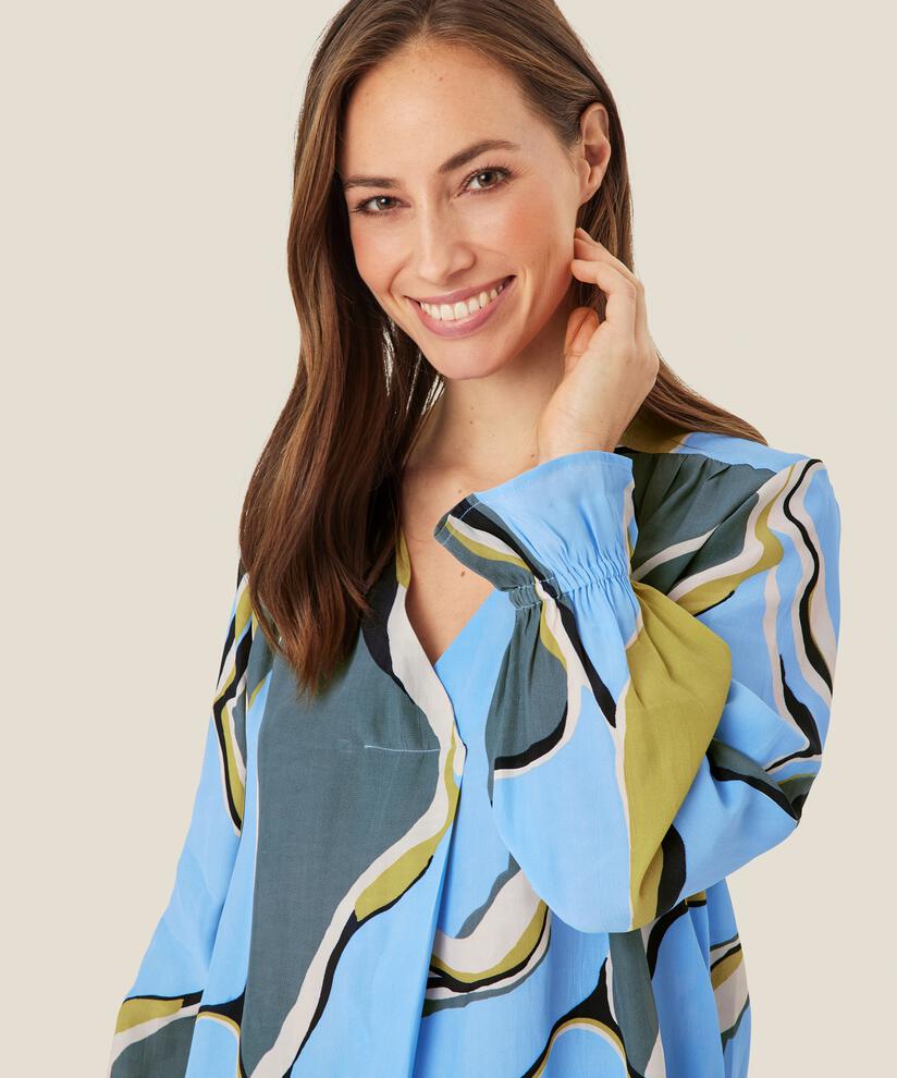 Dahlia Blus, Oasis