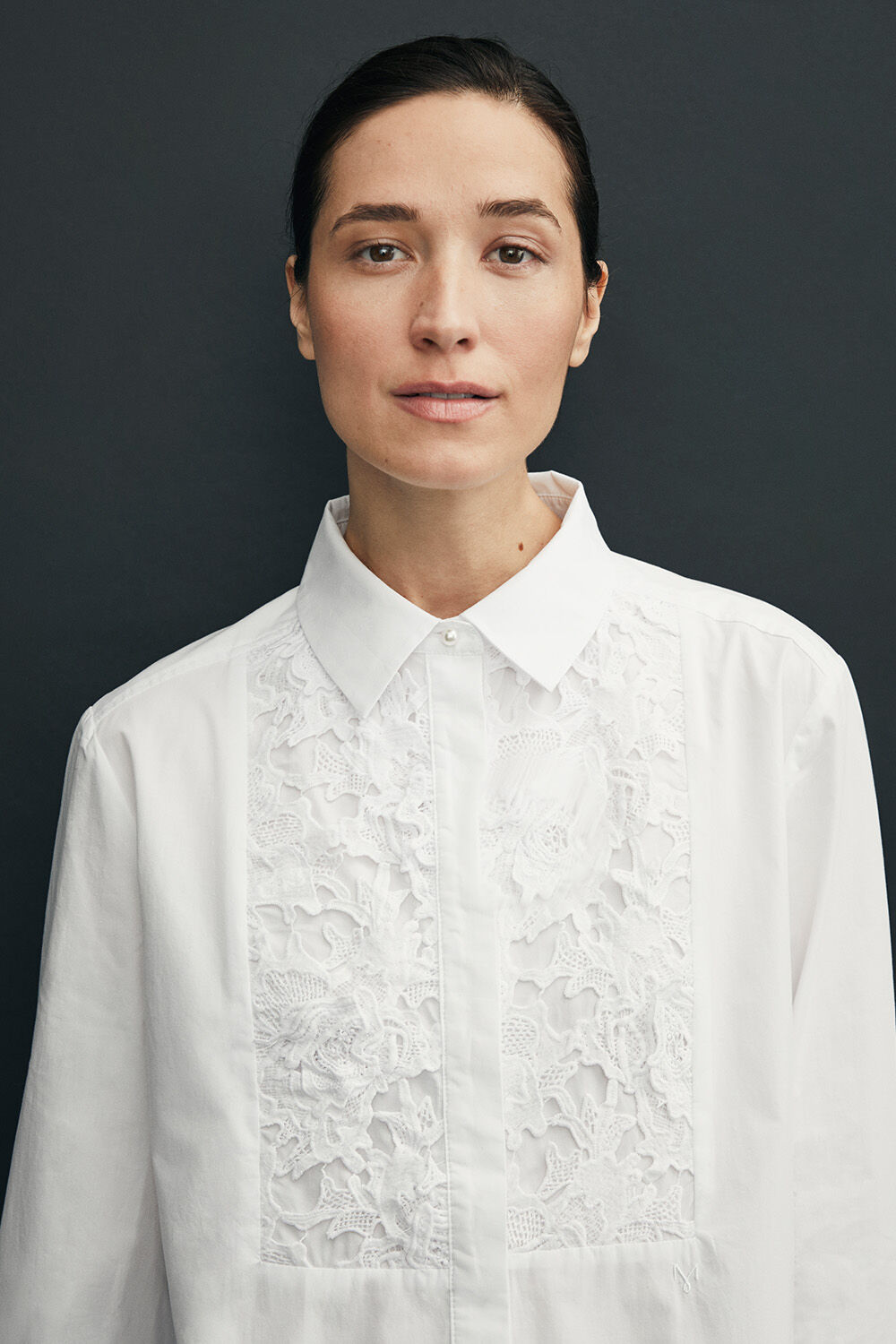 Ilvian skjorta - White, Samira Kjol - D. Grey mel.